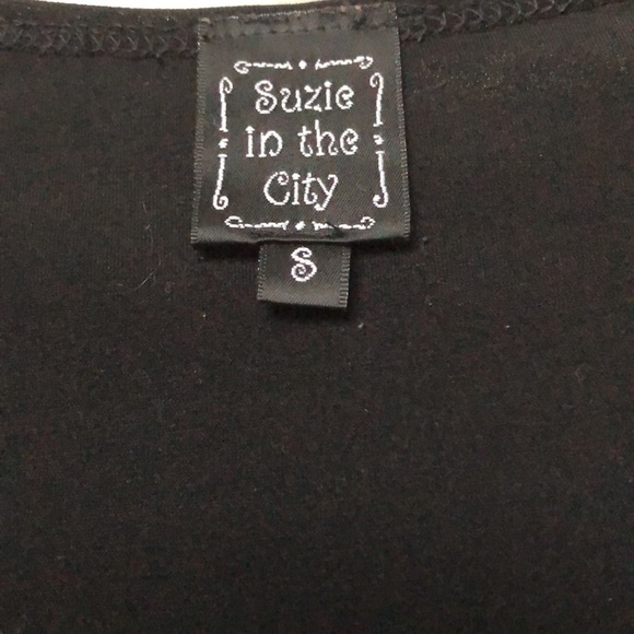 Animal print top. Colorblocking with black. Size S. Polyester spandex - Picture 2 of 7